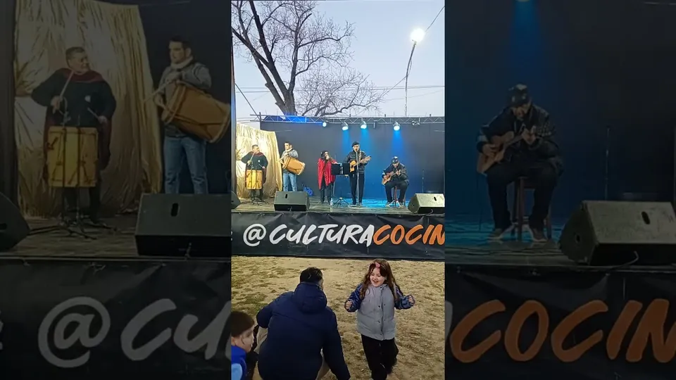Lina y Eduardo Folk en vivo: Feria de las Colectividades, en Plaza San Martín, Grand Bourg
