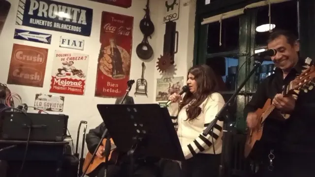 Lina y Eduardo Folk en vivo: Vamos Chachín, en Pulpería La Centenaria, Torres (Luján)